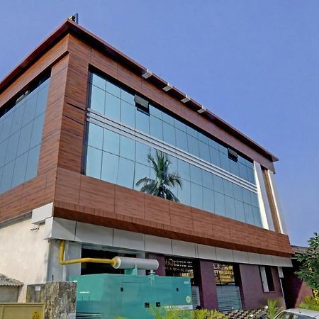 Treebo Trip Majestic Inn Thampanoor Thiruvananthapuram Esterno foto