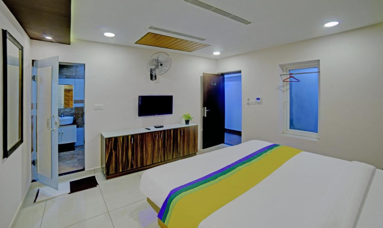 Treebo Trip Majestic Inn Thampanoor Thiruvananthapuram Esterno foto