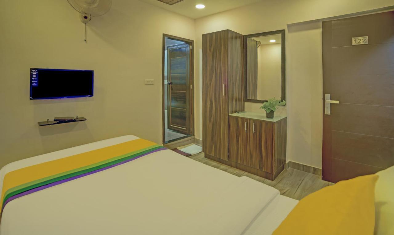 Treebo Trip Majestic Inn Thampanoor Thiruvananthapuram Esterno foto