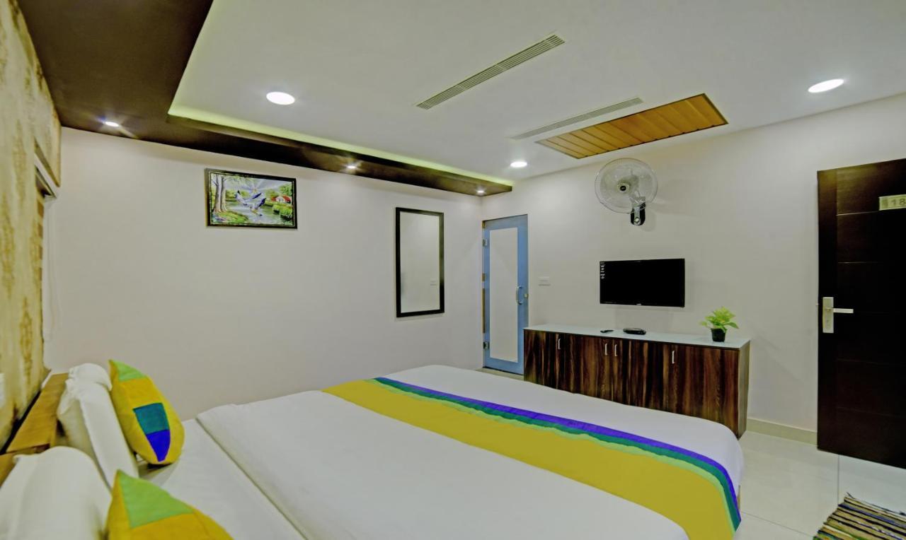 Treebo Trip Majestic Inn Thampanoor Thiruvananthapuram Esterno foto